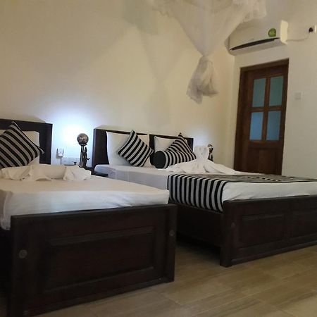 Isanka Lion Lodge Sigirija Zewnętrze zdjęcie