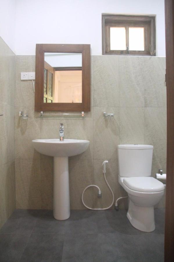 Isanka Lion Lodge Sigirija Zewnętrze zdjęcie