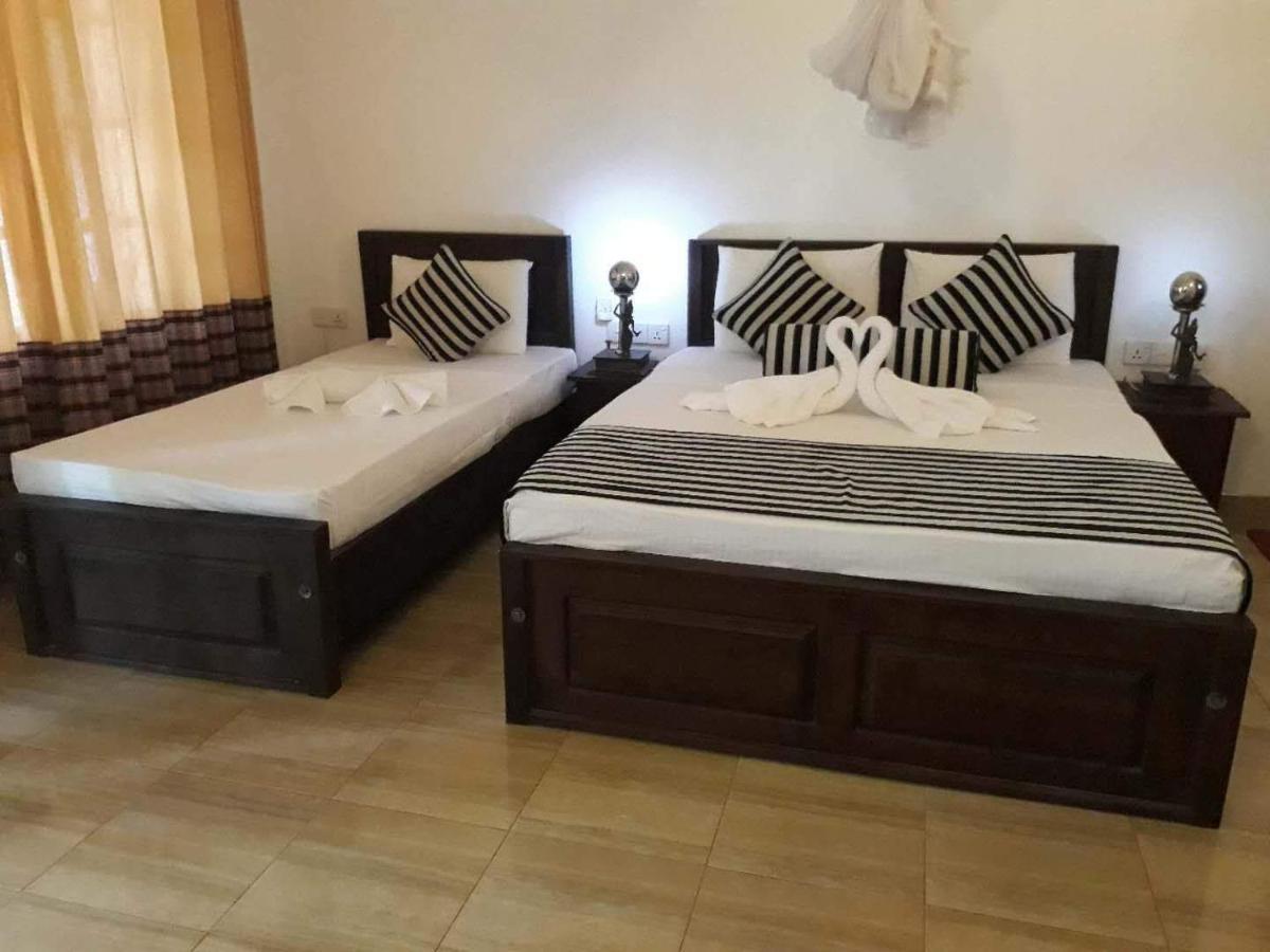 Isanka Lion Lodge Sigirija Zewnętrze zdjęcie