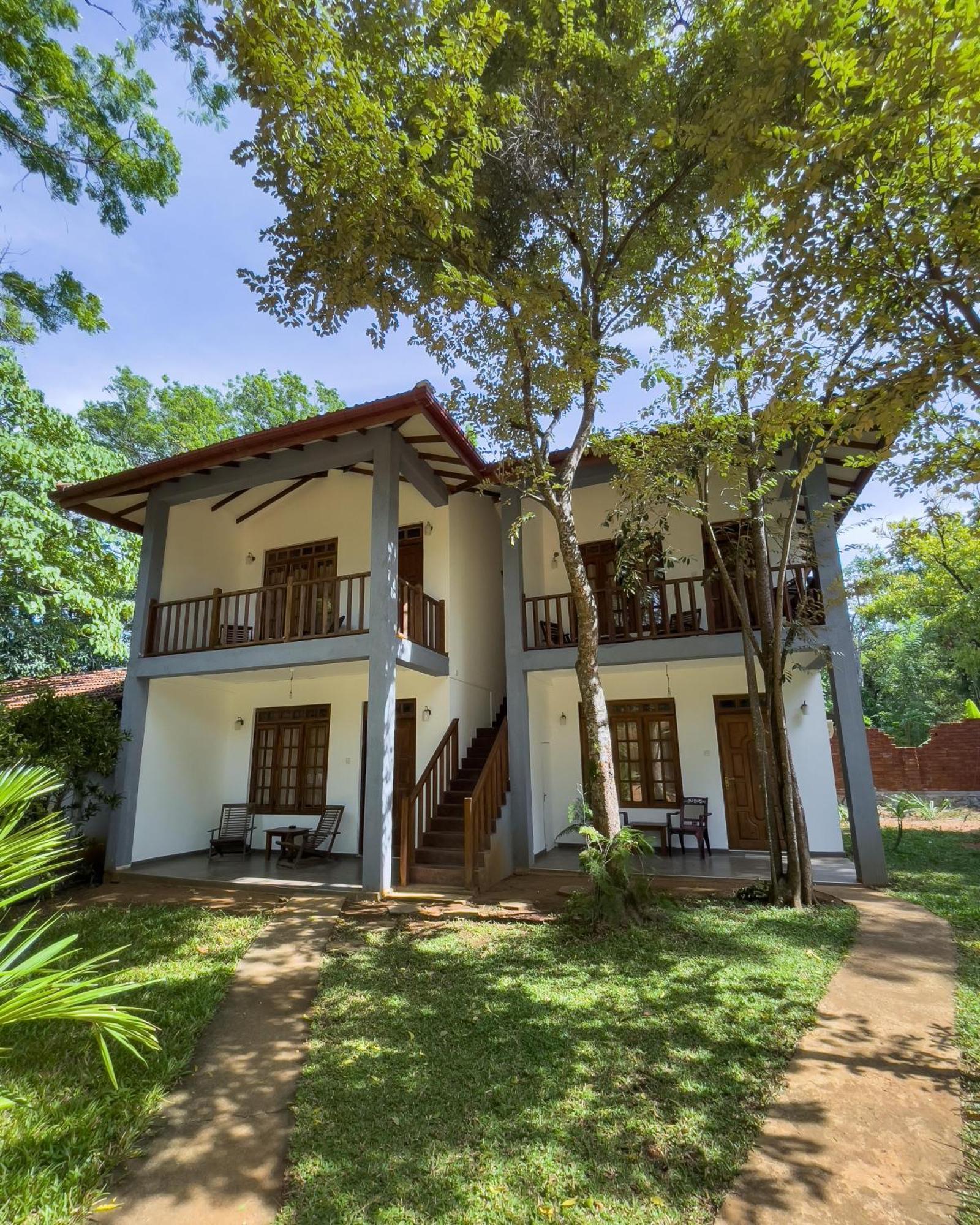Isanka Lion Lodge Sigirija Zewnętrze zdjęcie