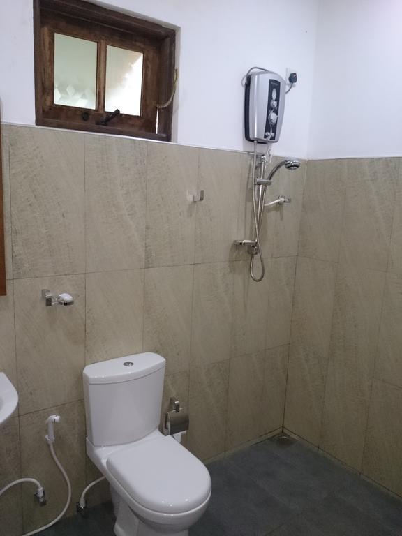 Isanka Lion Lodge Sigirija Zewnętrze zdjęcie