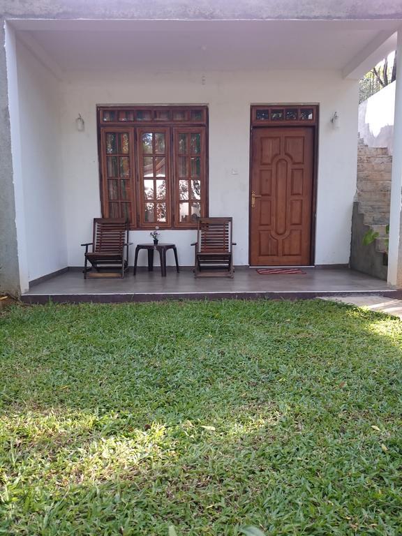 Isanka Lion Lodge Sigirija Zewnętrze zdjęcie