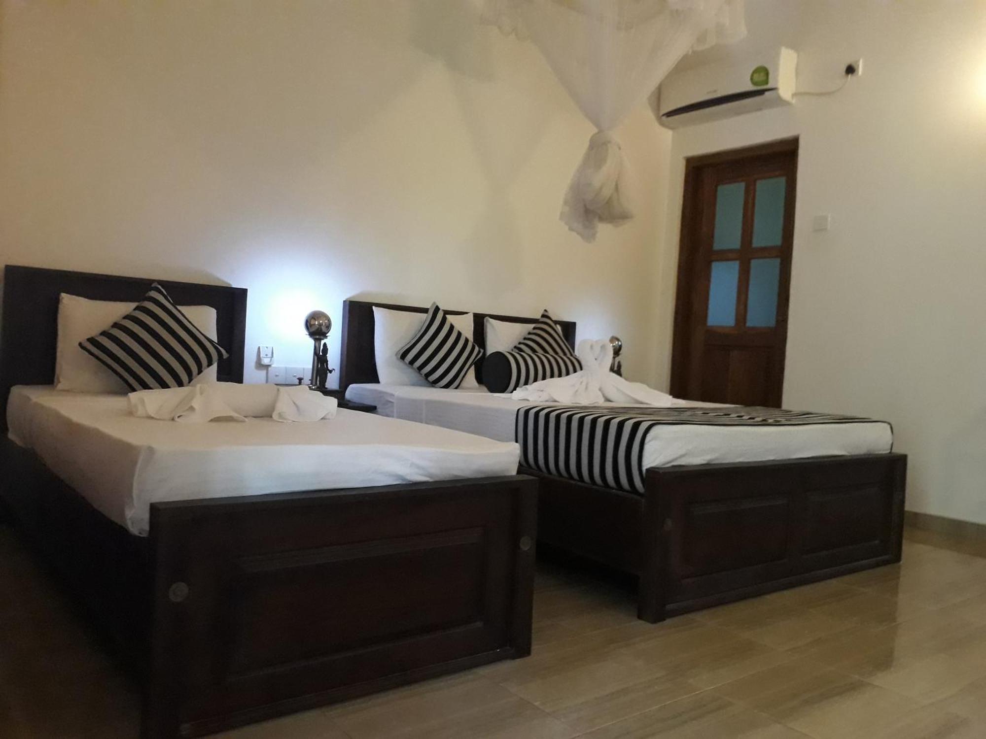 Isanka Lion Lodge Sigirija Zewnętrze zdjęcie